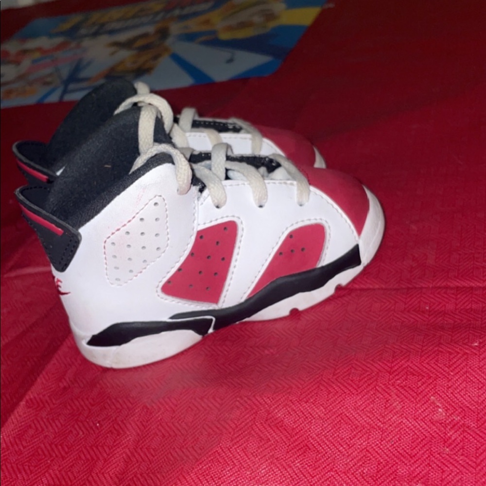 Jordan carmine size 4c